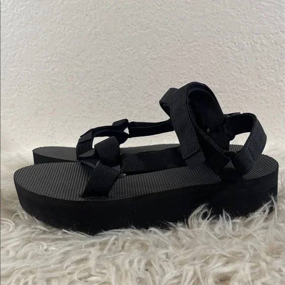TEVA Flatform Universal Sandal Strappy Velcro Black Size 11 NEW - Picture 8 of 16